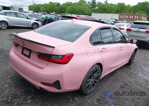 2021 BMW 330I xDrive z USA, uszkodzony, nr VIN 3MW5R7J00M8B55546